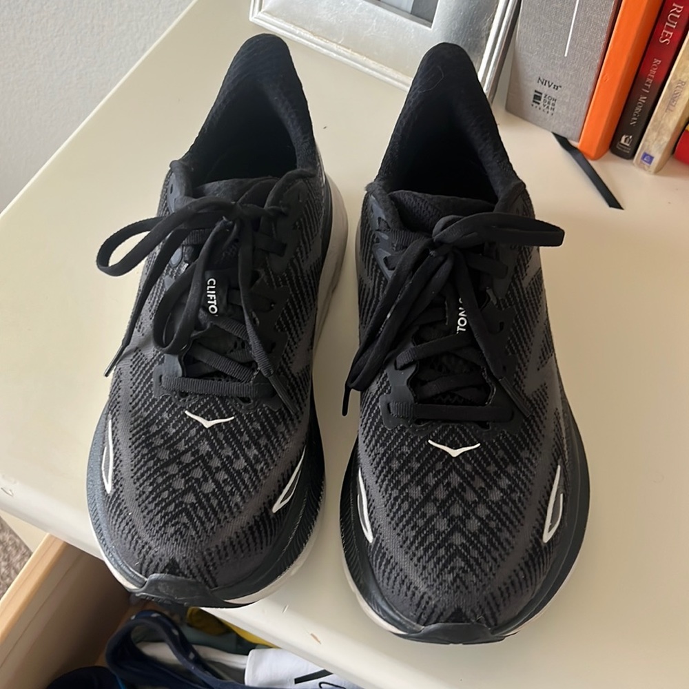 Hoka Clifton 9